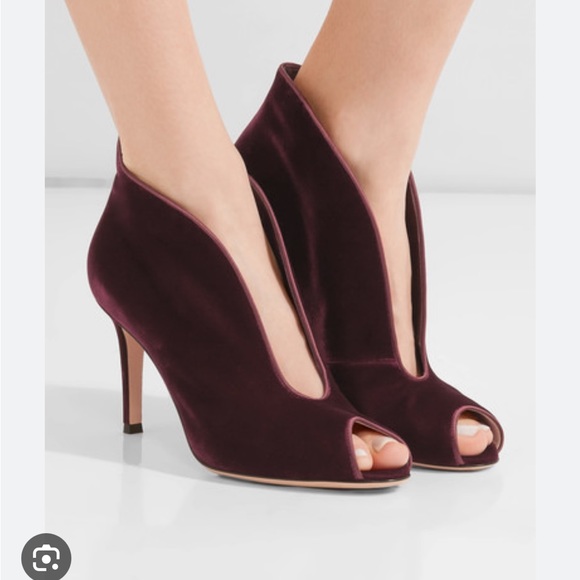 Gianvito Rossi Vamp Black Velvet 85mm Peep toe Heels - Picture 12 of 13